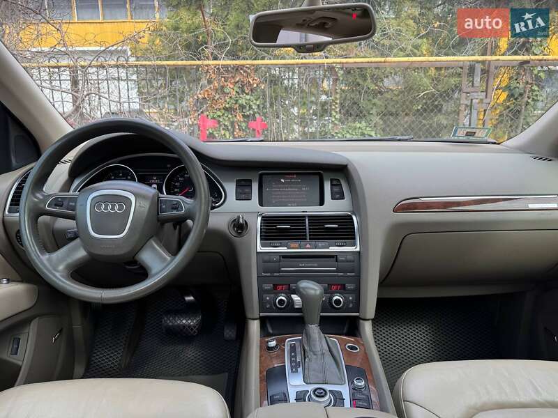 Внедорожник / Кроссовер Audi Q7 2011 в Одессе