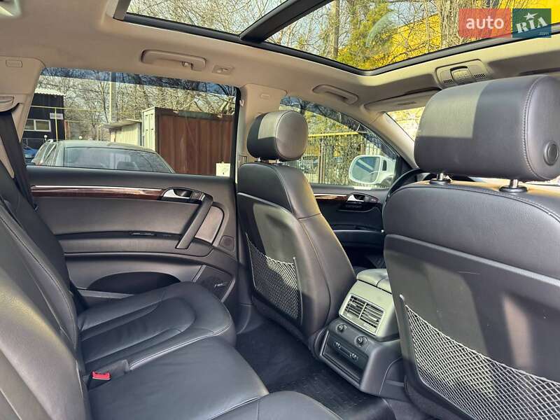 Внедорожник / Кроссовер Audi Q7 2013 в Одессе