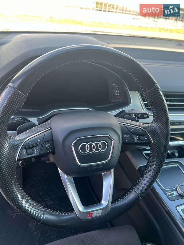 Внедорожник / Кроссовер Audi Q7 2017 в Киеве