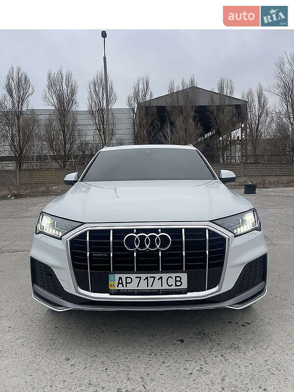 Внедорожник / Кроссовер Audi Q7 2020 в 