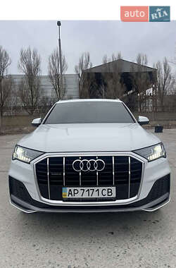 Внедорожник / Кроссовер Audi Q7 2020 в 