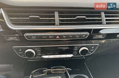 Внедорожник / Кроссовер Audi Q7 2018 в 