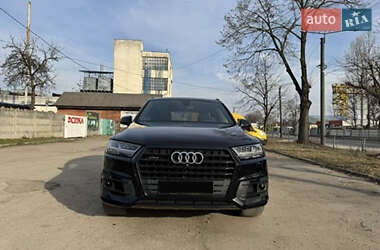 Внедорожник / Кроссовер Audi Q7 2018 в 