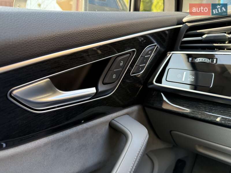 Позашляховик / Кросовер Audi Q7 2020 в Львові