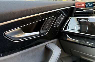 Позашляховик / Кросовер Audi Q7 2020 в 