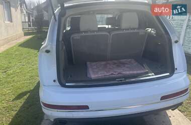 Позашляховик / Кросовер Audi Q7 2012 в 