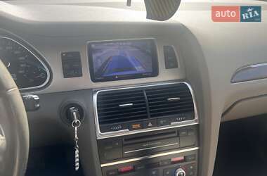 Позашляховик / Кросовер Audi Q7 2012 в 