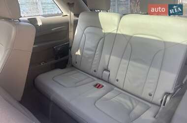 Позашляховик / Кросовер Audi Q7 2012 в 