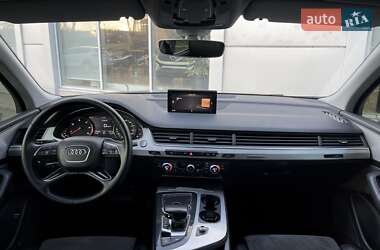 Внедорожник / Кроссовер Audi Q7 2015 в 