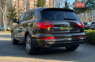 Внедорожник / Кроссовер Audi Q7 2015 в 