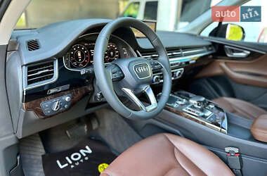 Внедорожник / Кроссовер Audi Q7 2017 в 
