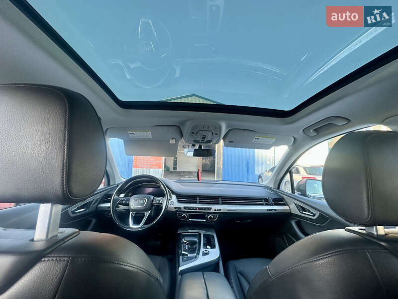 Внедорожник / Кроссовер Audi Q7 2017 в Барышевке