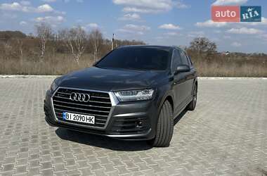Внедорожник / Кроссовер Audi Q7 2016 в 