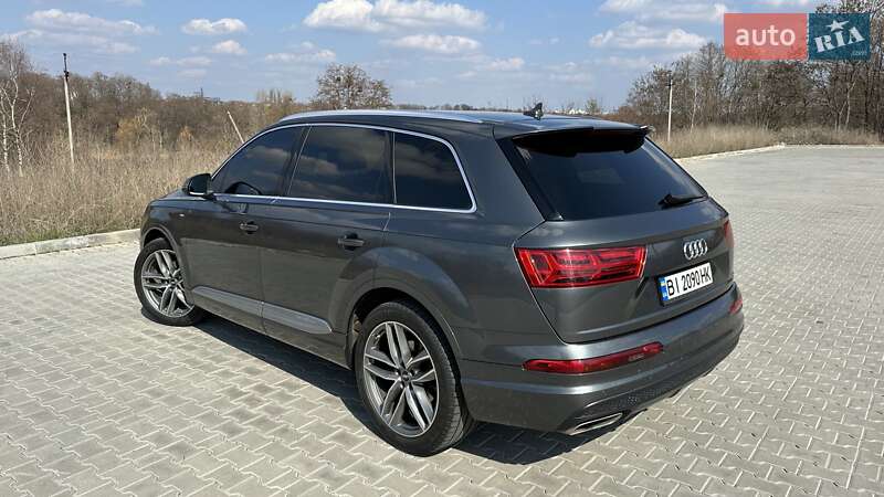 Внедорожник / Кроссовер Audi Q7 2016 в Полтаве