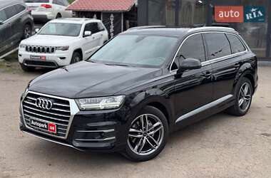 Внедорожник / Кроссовер Audi Q7 2017 в 
