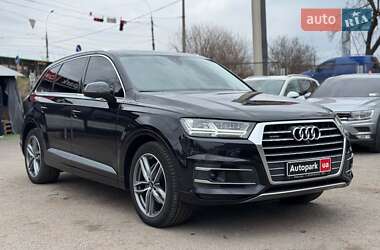 Внедорожник / Кроссовер Audi Q7 2017 в 
