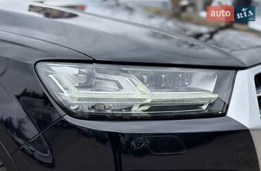 Внедорожник / Кроссовер Audi Q7 2017 в 