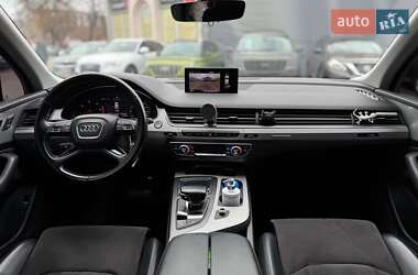 Внедорожник / Кроссовер Audi Q7 2017 в 
