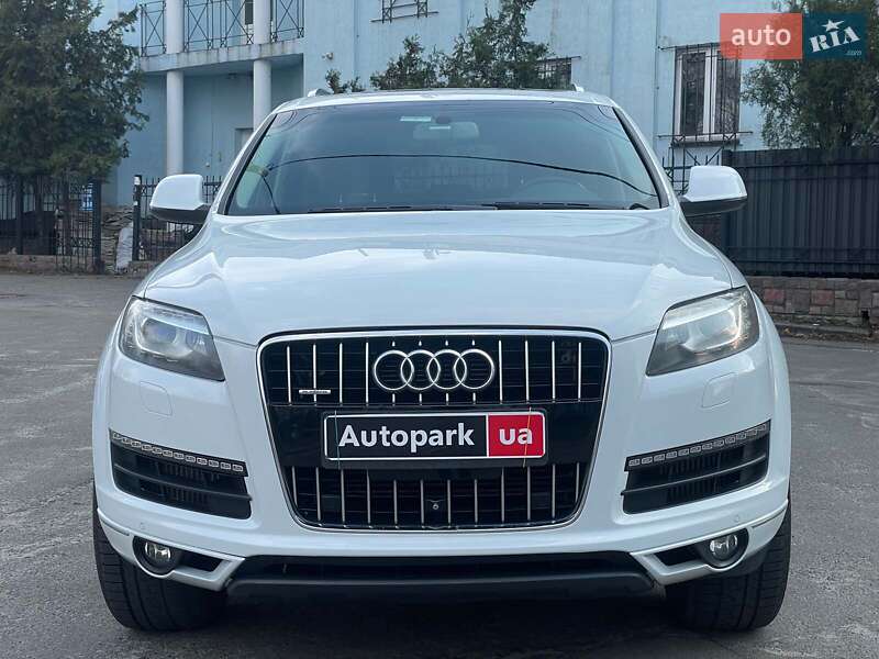 Позашляховик / Кросовер Audi Q7 2015 в Києві