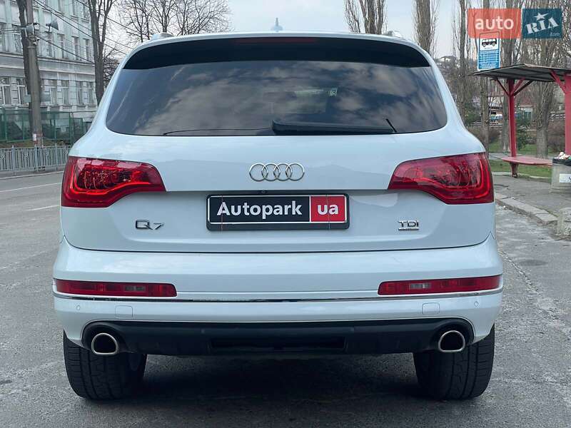 Позашляховик / Кросовер Audi Q7 2015 в Києві