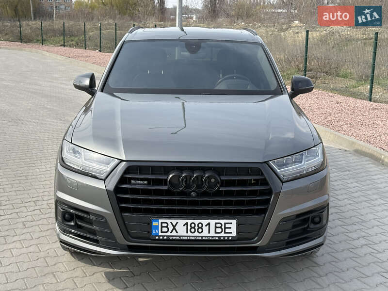 Внедорожник / Кроссовер Audi Q7 2017 в Каменец-Подольском