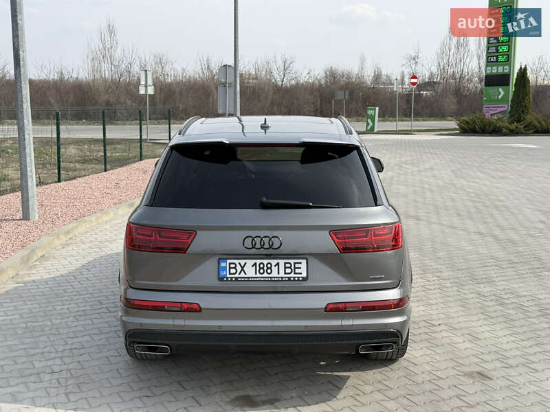 Внедорожник / Кроссовер Audi Q7 2017 в Каменец-Подольском