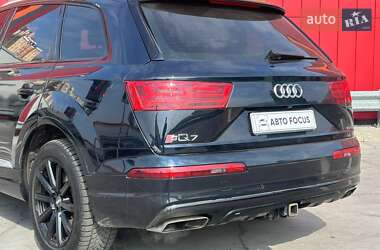 Внедорожник / Кроссовер Audi Q7 2017 в 