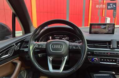 Внедорожник / Кроссовер Audi Q7 2017 в 