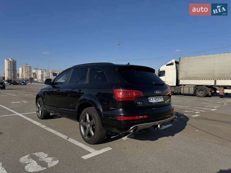 Позашляховик / Кросовер Audi Q7 2015 в Києві