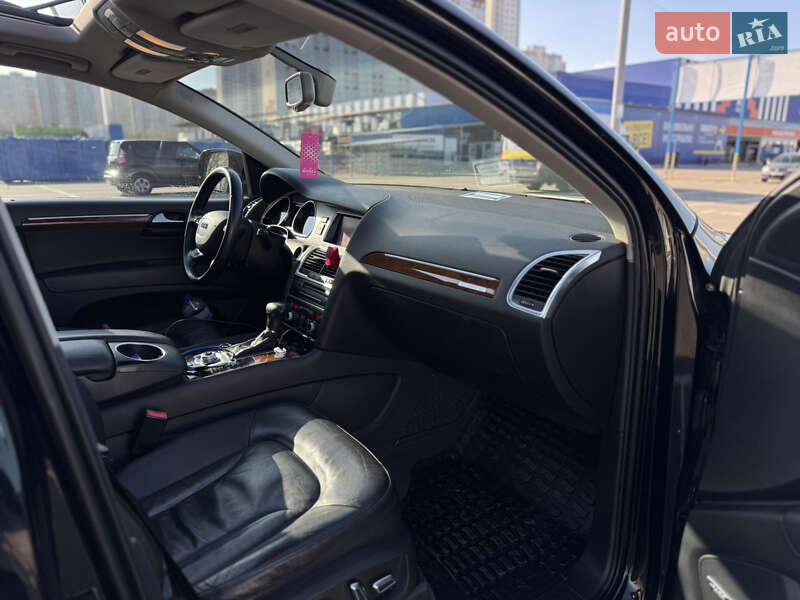 Позашляховик / Кросовер Audi Q7 2015 в Києві