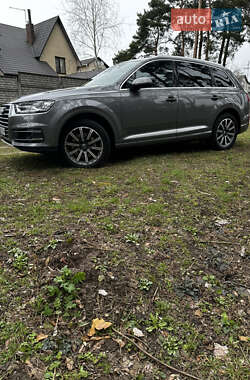 Внедорожник / Кроссовер Audi Q7 2016 в 