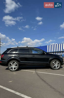 Внедорожник / Кроссовер Audi Q7 2013 в 