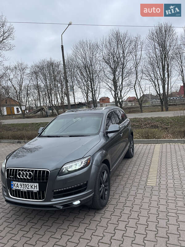 Внедорожник / Кроссовер Audi Q7 2015 в Миргороде