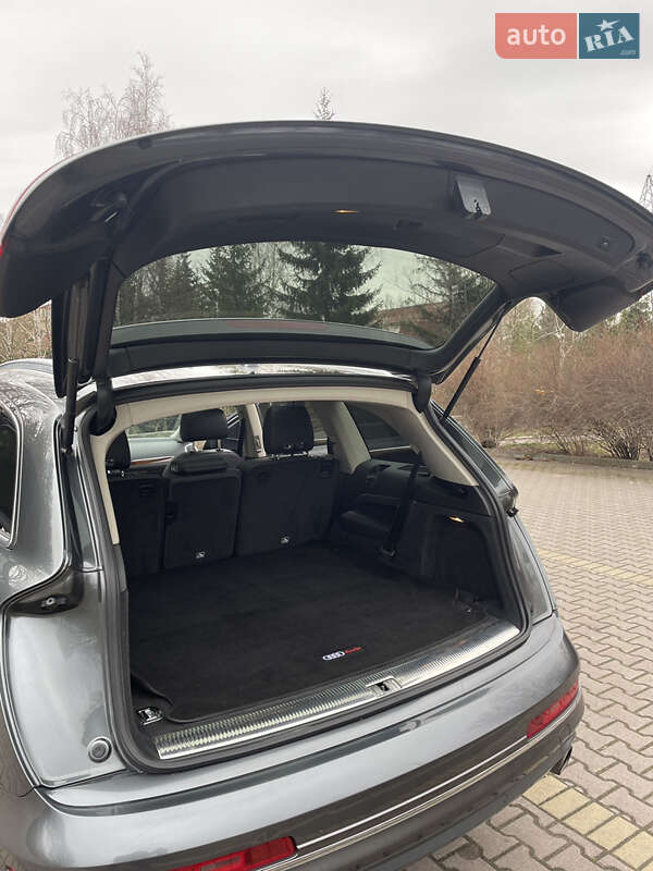 Внедорожник / Кроссовер Audi Q7 2015 в Миргороде
