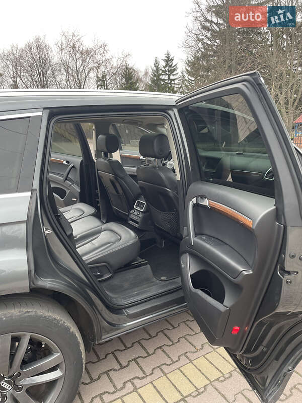Внедорожник / Кроссовер Audi Q7 2015 в Миргороде