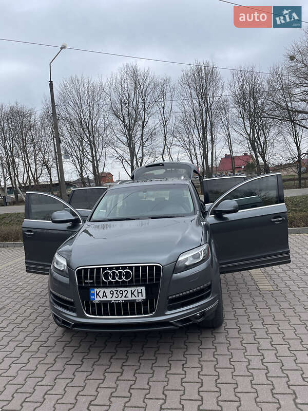 Внедорожник / Кроссовер Audi Q7 2015 в Миргороде