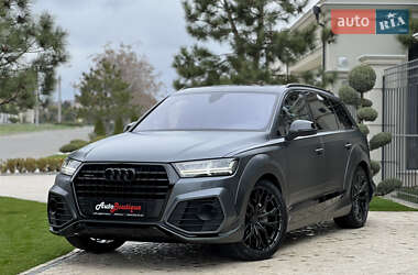Внедорожник / Кроссовер Audi Q7 2017 в 
