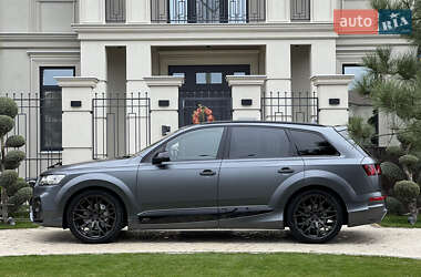 Внедорожник / Кроссовер Audi Q7 2017 в 