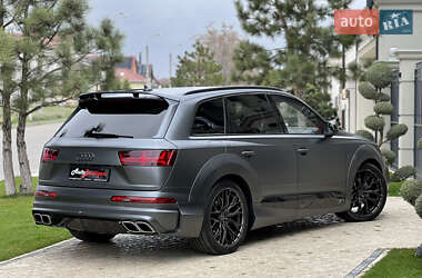 Внедорожник / Кроссовер Audi Q7 2017 в 