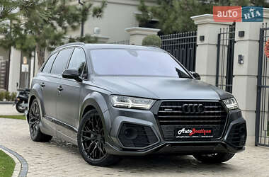 Внедорожник / Кроссовер Audi Q7 2017 в 