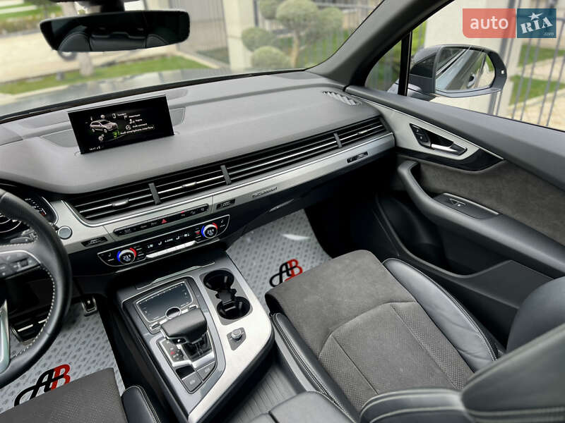 Внедорожник / Кроссовер Audi Q7 2017 в Одессе