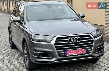 Позашляховик / Кросовер Audi Q7 2017 в 
