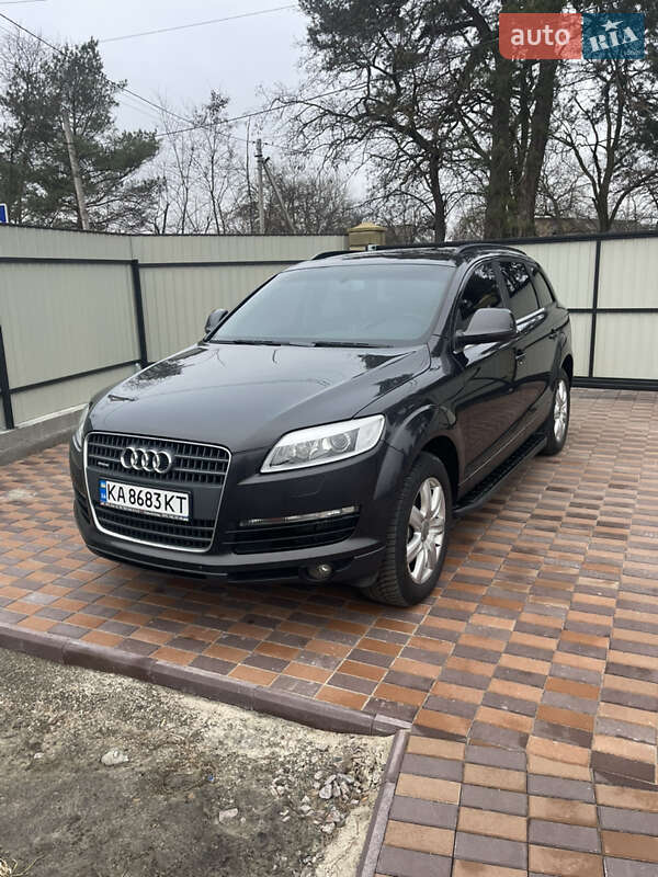 Внедорожник / Кроссовер Audi Q7 2007 в 
