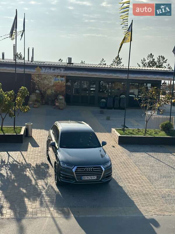 Внедорожник / Кроссовер Audi Q7 2017 в Одессе