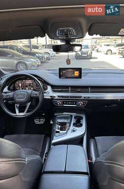 Внедорожник / Кроссовер Audi Q7 2015 в 