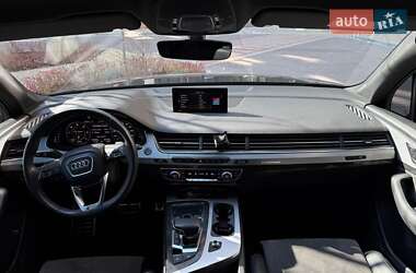 Внедорожник / Кроссовер Audi Q7 2018 в 