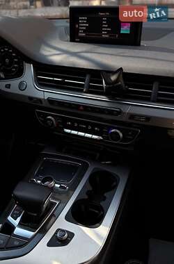 Внедорожник / Кроссовер Audi Q7 2018 в 