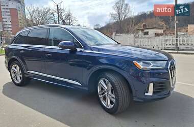 Внедорожник / Кроссовер Audi Q7 2020 в 