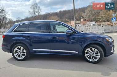 Внедорожник / Кроссовер Audi Q7 2020 в 