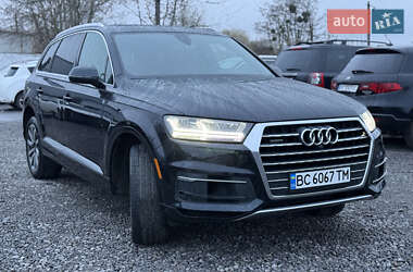 Внедорожник / Кроссовер Audi Q7 2016 в 